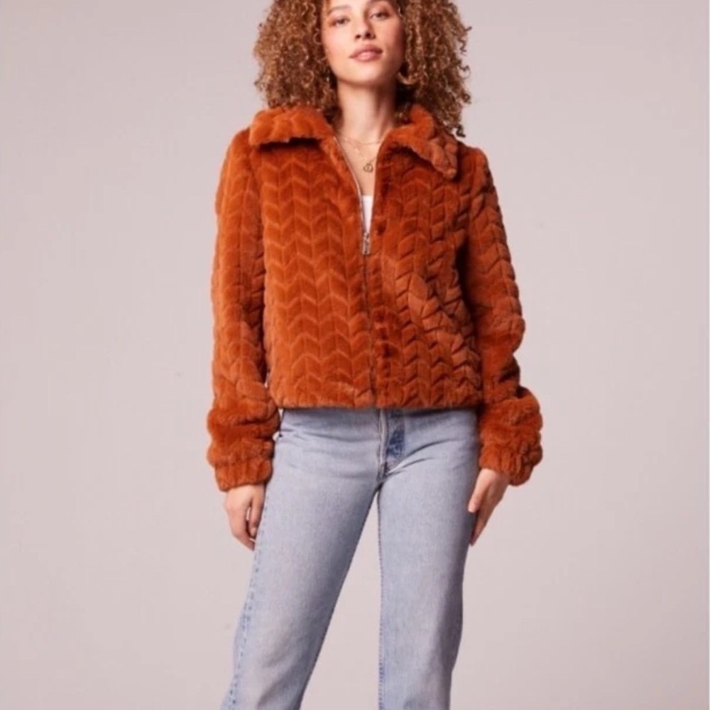 Band of the Free Women'sâ Faux Fur Jacket Coco Color Size Large New With Tags